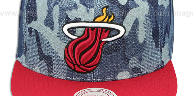 Miami Heat DENIM-CAMO SNAPBACK Blue Hat by Mitchell and Ness display picture 1