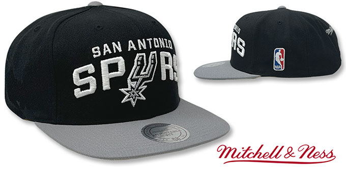 Casquette réglable de camionneur en maille avec monogramme intégral et logo noir San Antonio Spurs Mitchell & Ness pour hommes