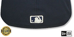 New York Yankees SILVER-METALLIC Navy Fitted Hat by New Era display picture 3